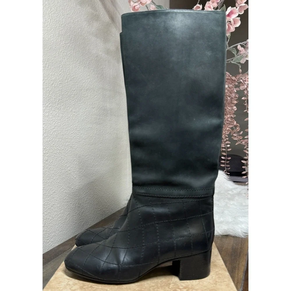 Chanel Boots Womens 8.5 Quilted Genuine Calfskin Leather Riding Knee High G29389